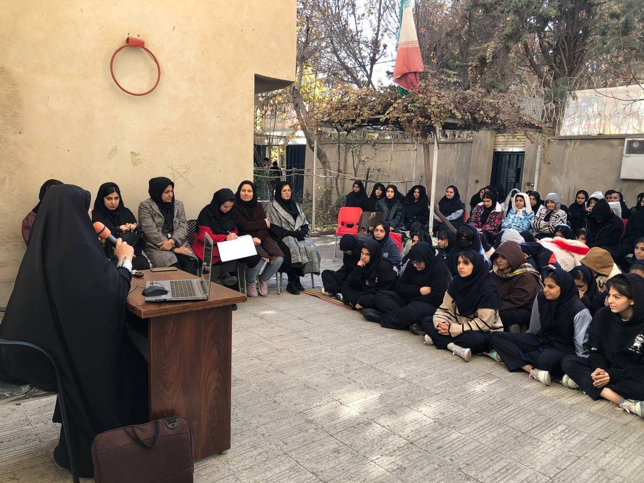 هنرستان فنی و حرفه ای دخترانه گل افشان